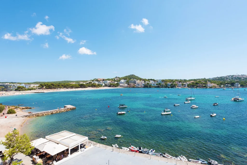 Santa Ponsa bay in Mallorca for an easy family resort stay
