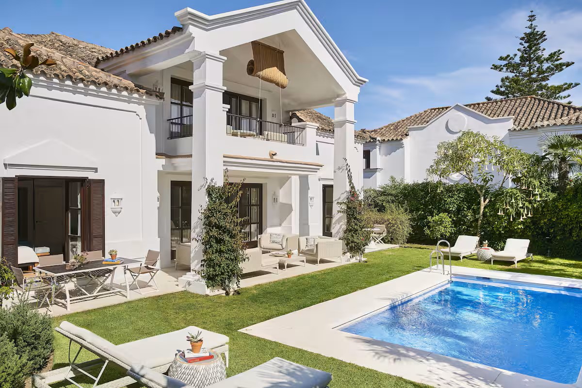 3 Bedroom luxury villa with a private pool in the Marbella Club Hotel in the Golden Mile in Marbella
