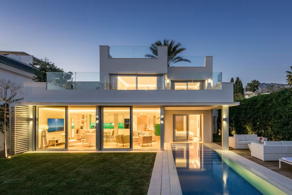 Puente Romano Hotel & Spa in the Golden Mile, Marbella, luxury private villa