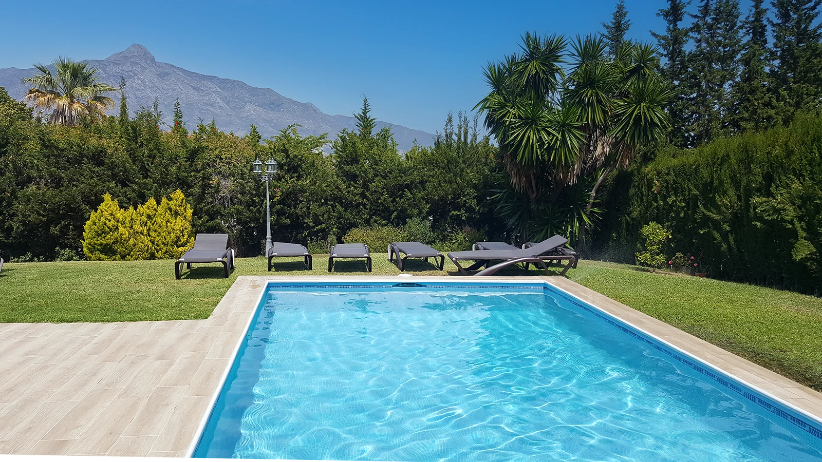 Where Is Best to Rent a Holiday Villa in Marbella? Golden Mile, Nueva Andalucía, Sierra Blanca, Elviria or Estepona